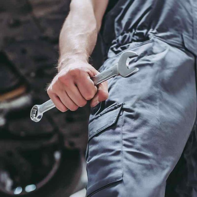 https://coastaltruckdriving.net/wp-content/uploads/2021/11/img-intro-02-h7-640x640.jpg